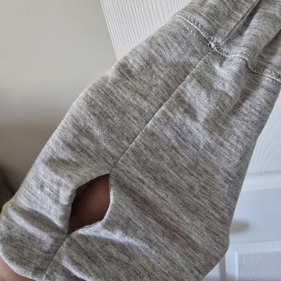 Aerie  Heather Gray Long Sleeve Top With Thumb Holes - Picture 6 of 7